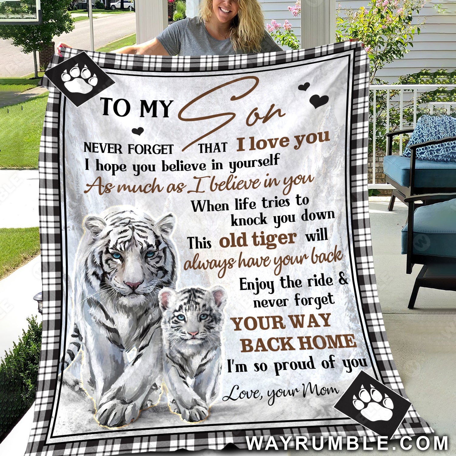 Mom to son, Beautiful white tiger and her cup - Family Blanket